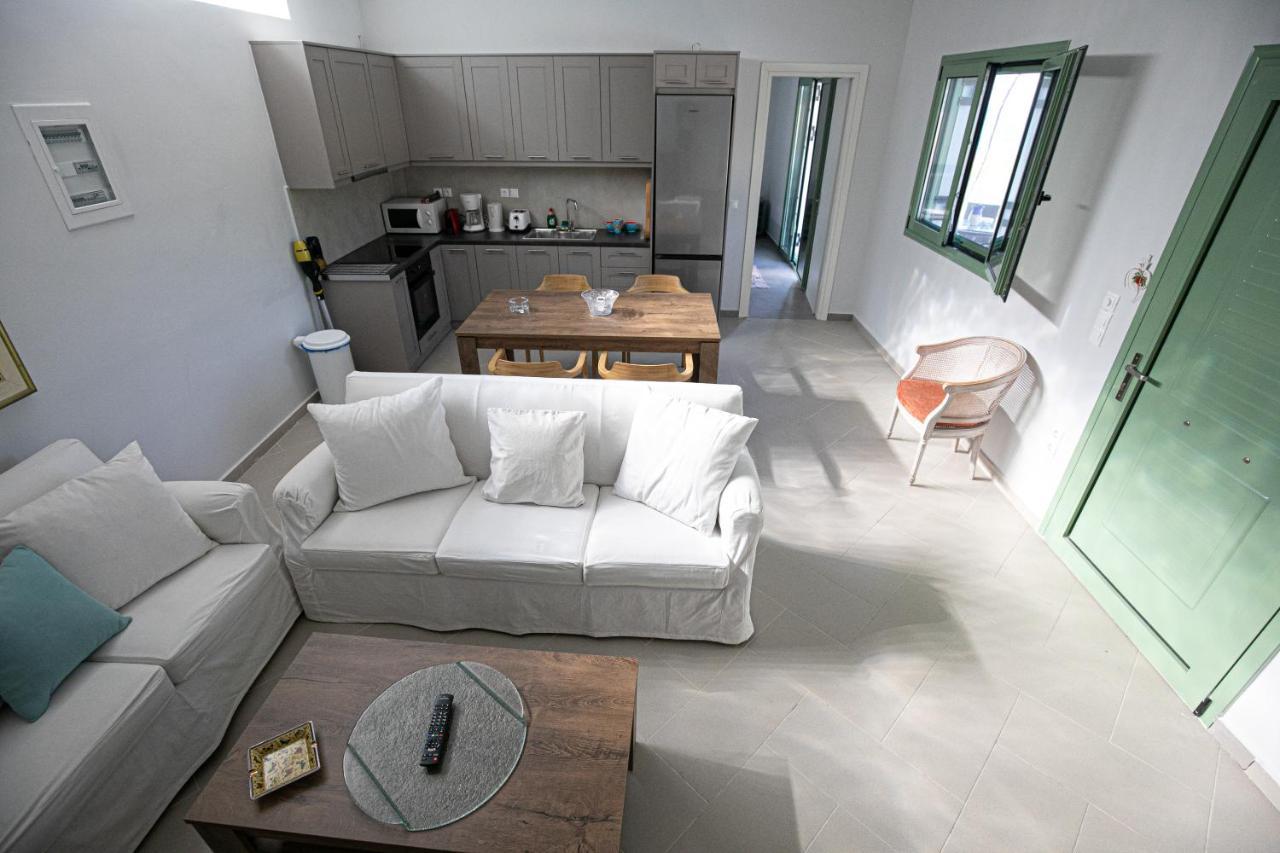 Pine House Villa Agioi ภายนอก รูปภาพ