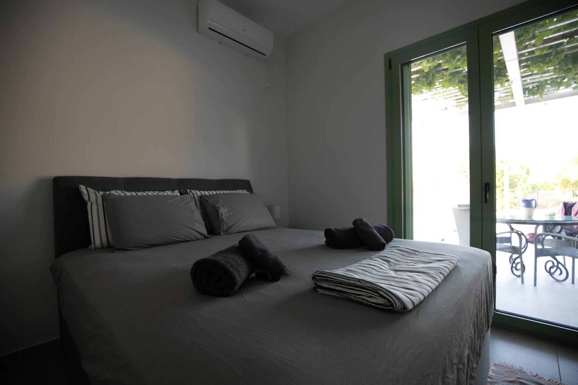 Pine House Villa Agioi ภายนอก รูปภาพ